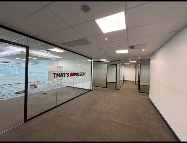 950M² OFFICE TO LET IN FORESHORE